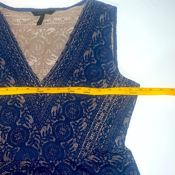 BCBG Asymmetrical top size Large. - Picture 5 of 6